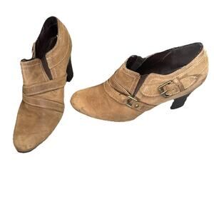 Audrey Brooke Tan Leather "Carlie" bootie size 10